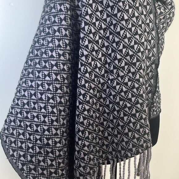 Wool Blend 24"X34" Shawl Wrap Witchy Whimsy Goth Lagenlook Fall Winter Outdoors - Picture 8 of 12